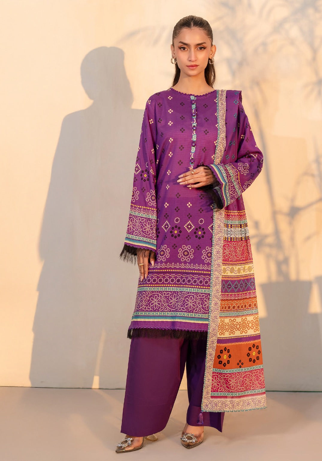CHUNRI 3-Piece Unstitched Lawn Suit