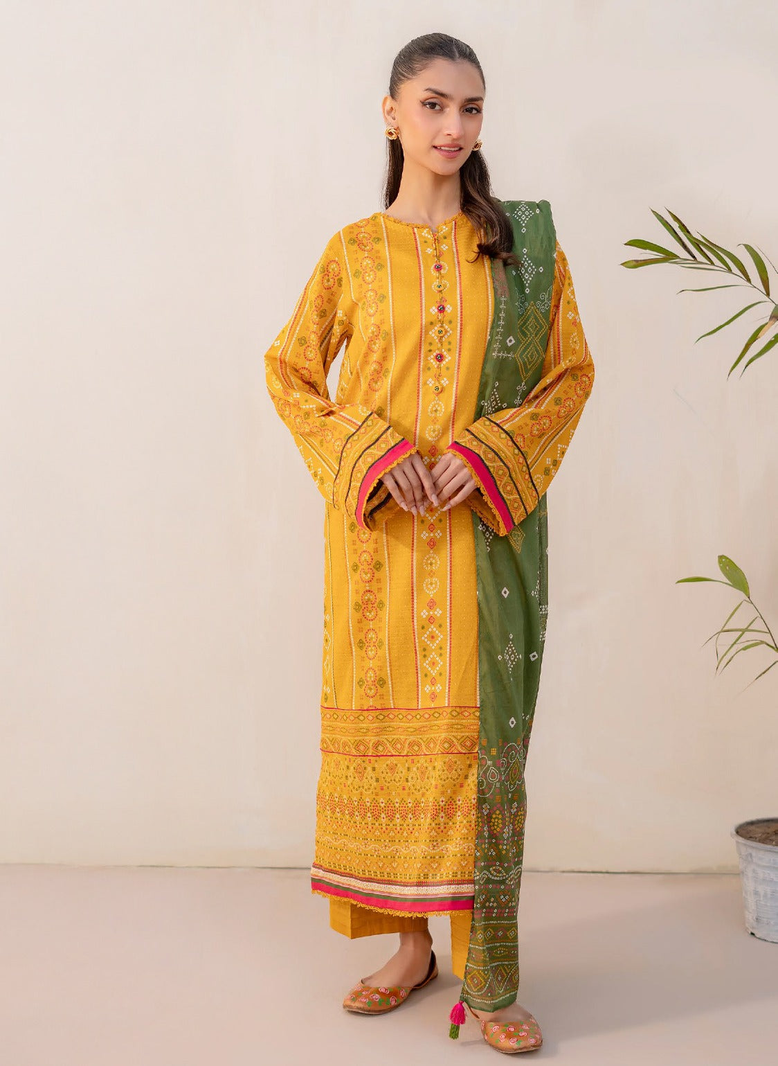 CHUNRI 3-Piece Unstitched Lawn Suit