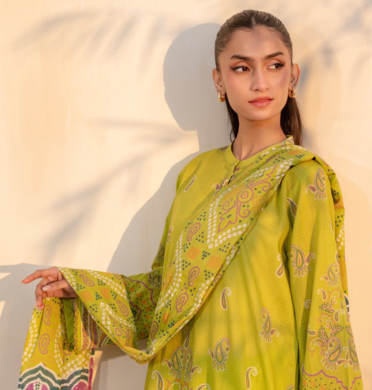 CHUNRI 3-Piece Unstitched Lawn Suit